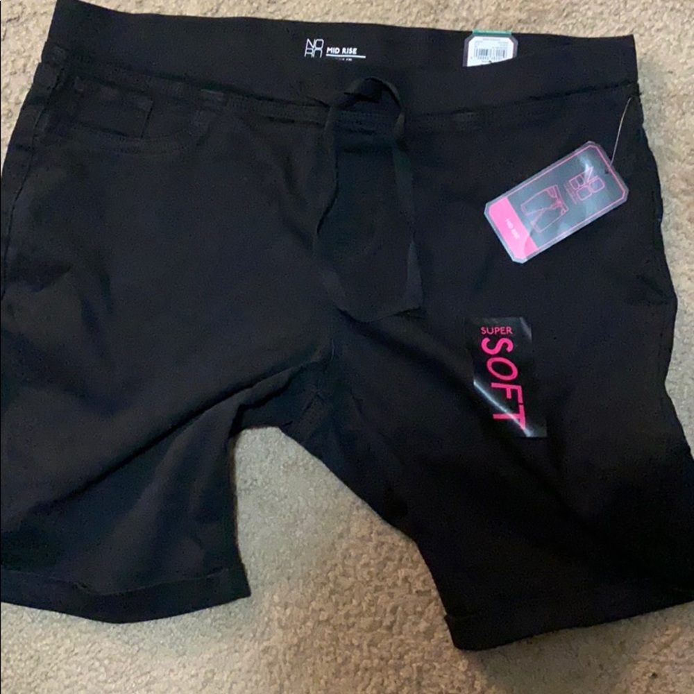 Black mid rise shorts brand new